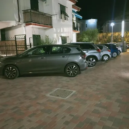 Costa Azzurra -free Parking - Easy -spotorno Отель 2*