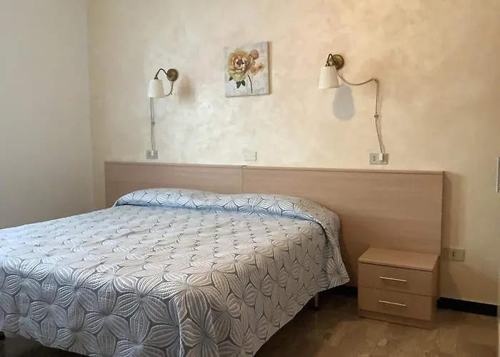 Hotel Costa Azzurra - Easy Stay -Spotorno 2*