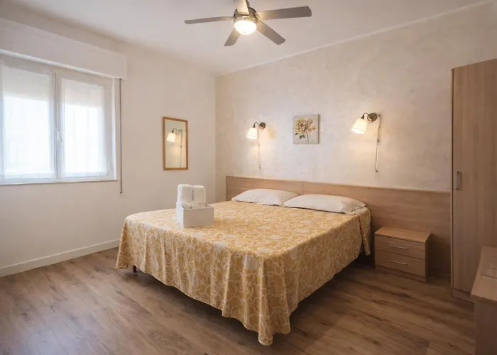 Hotel Costa Azzurra - Easy Stay -Spotorno 2*
