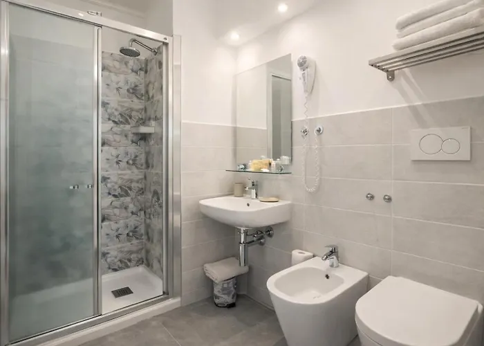 Ξενοδοχείο Hotel Costa Azzurra -Free Parking - Easy Stay -Spotorno